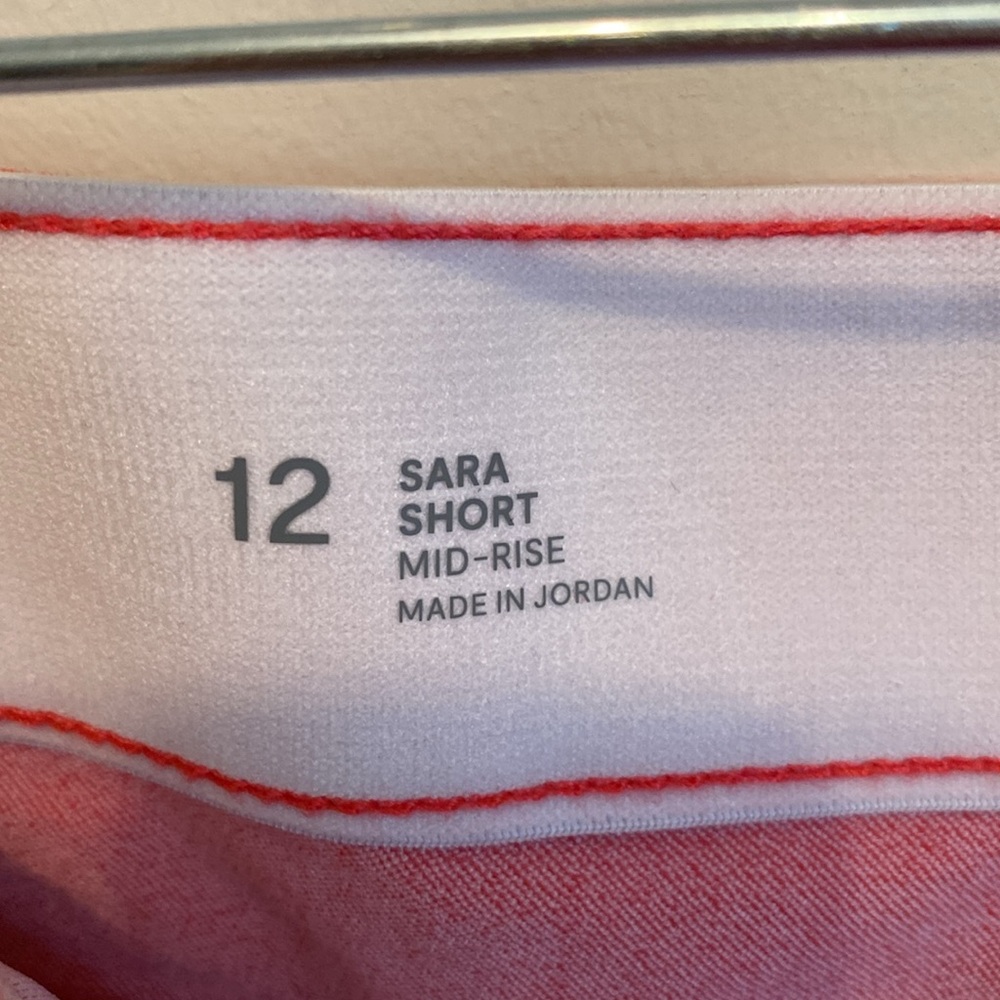 NWT Liz Claiborne Mid-Rise Soft Cotton Stretch Shorts Sz 12. - Picture 2 of 9